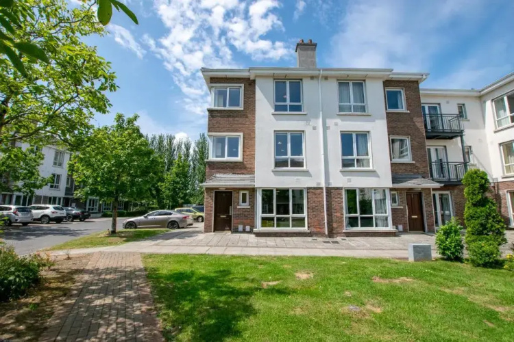 The Townhouse by Shortstays