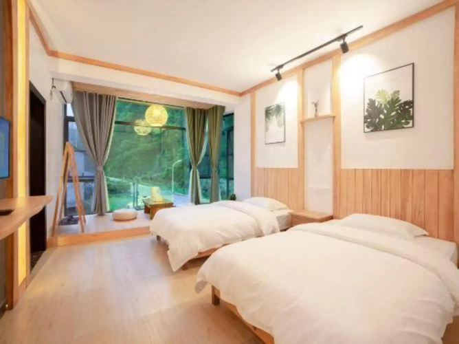 Qishe Hostel