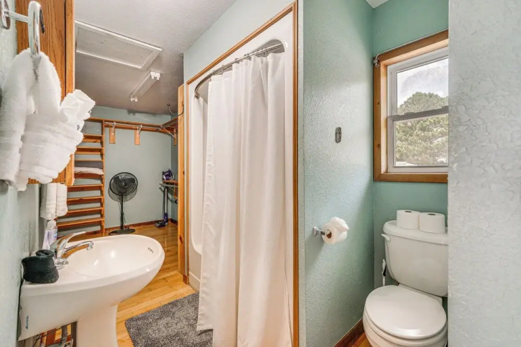 Broken Bow Escape w/ Mountain Views & Pool Access!