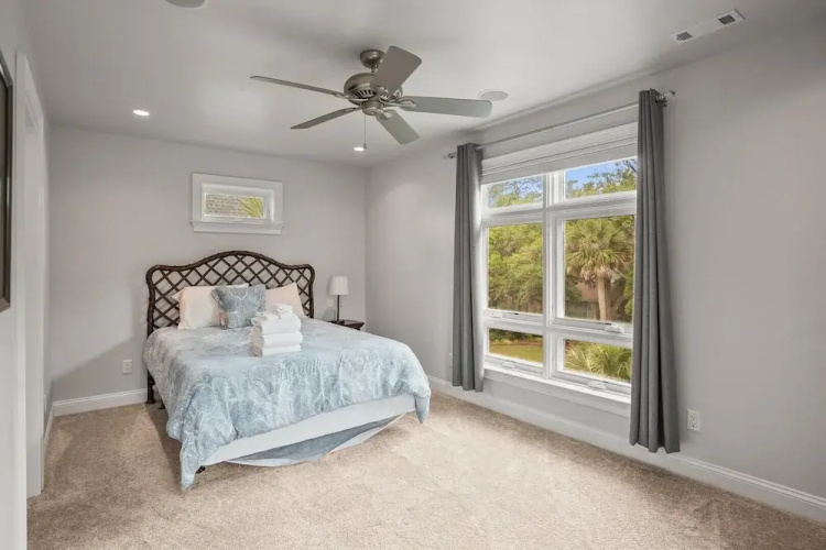 Elegant, Marsh-front 5-bed, 4-bath Home, Sleeps 12