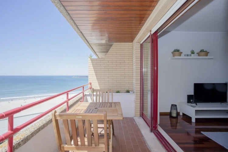 1 Bedroom Apartment with balcony