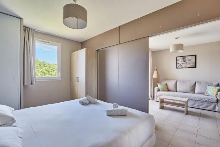 1 Bedroom Quadruple Apartment with balcony
