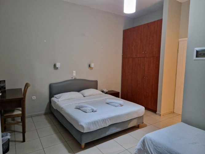 Standard Triple room with city view