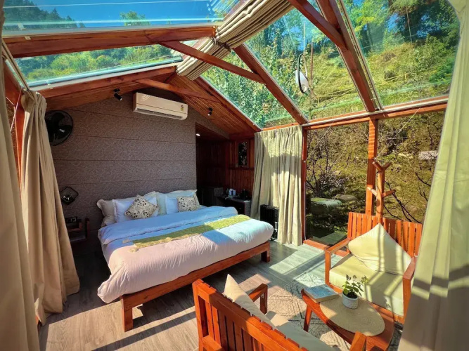 Glass Cabins & Cafe by Urban Monk