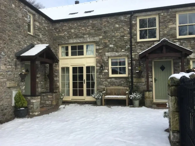 3 Bedrooms Cottage