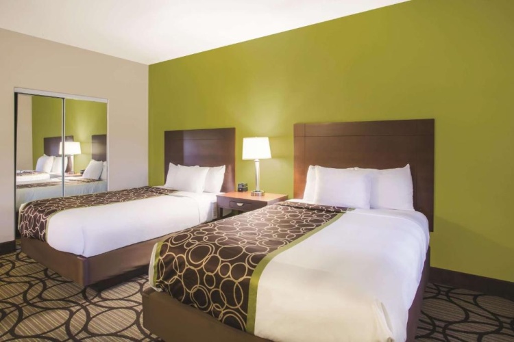 Deluxe Quadruple room with balcony