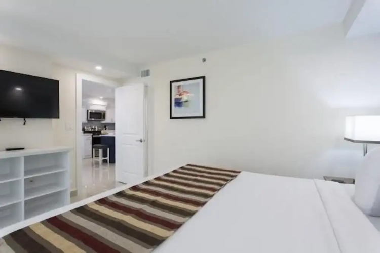 Solare Tower Condominium 405