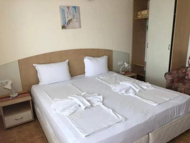 3 Bedrooms Apartment