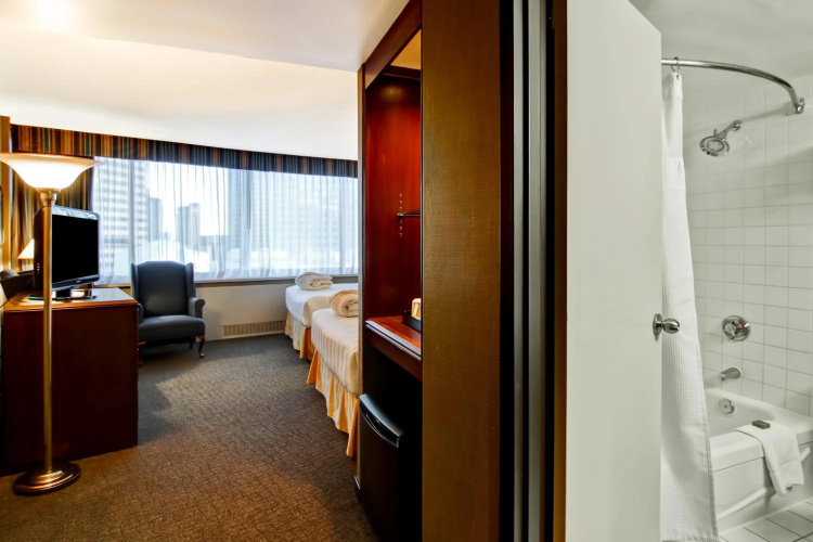 Crowne Plaza Edmonton Lacombe photo 11
