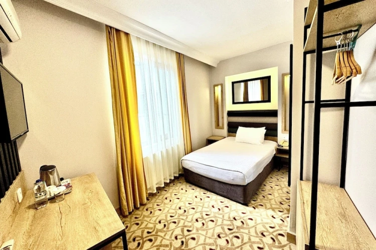Economy room
