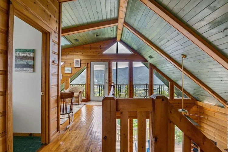 4BR Mountain View Cabin