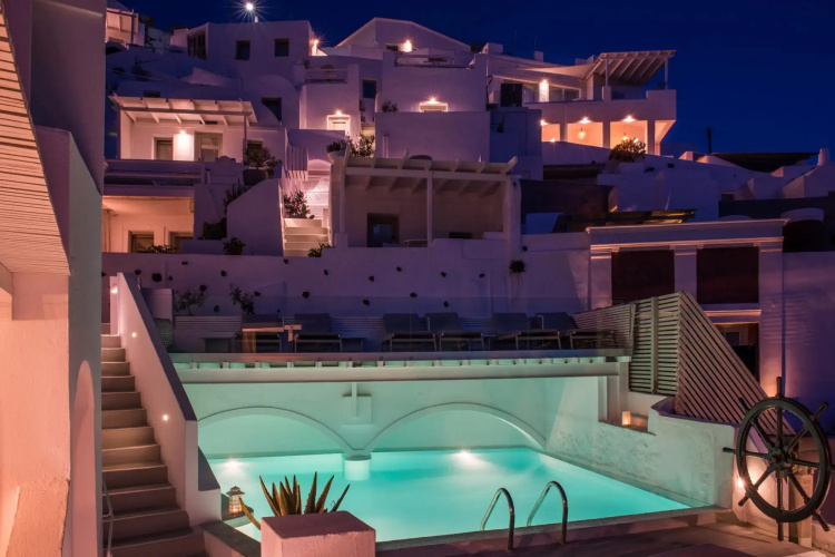 On The Rocks Apartments