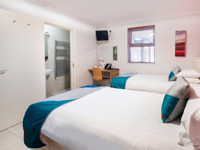 Standard Twin room