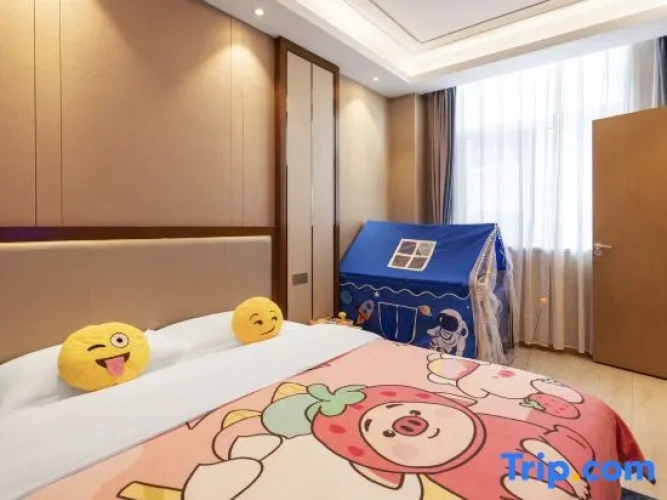 Quadruple Family Suite