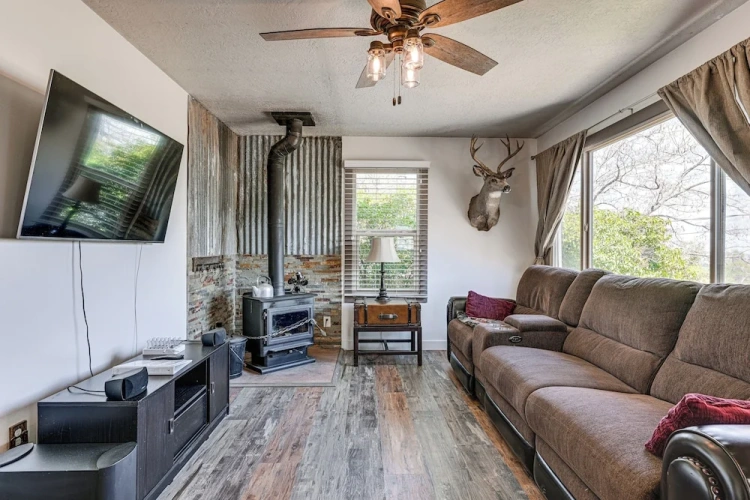 2 Bedrooms Cottage