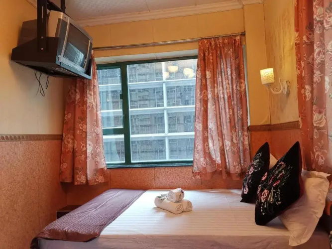 Pay-Less Guest House A2