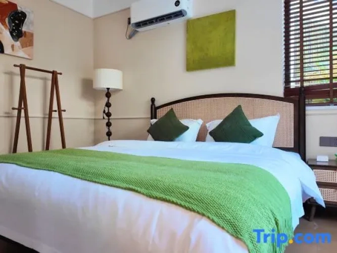 2 Bedrooms Villa