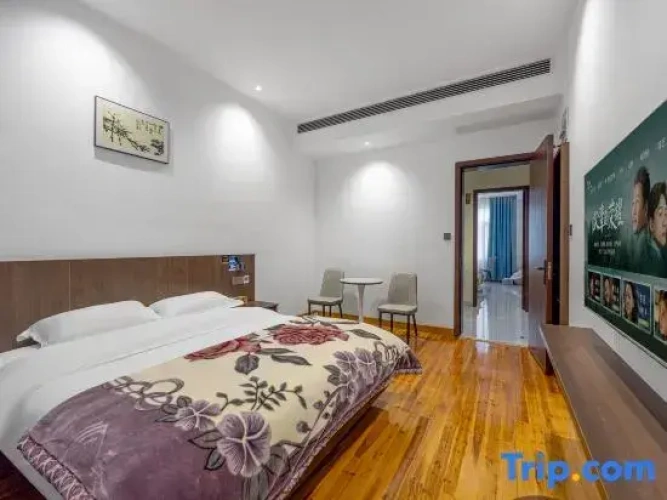 2 Bedrooms Triple Family Suite