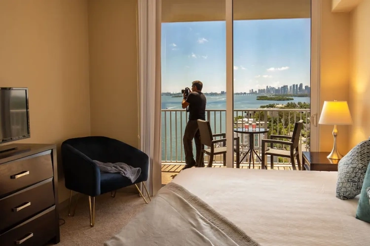 1 Bedroom Executive Apartment with bay view