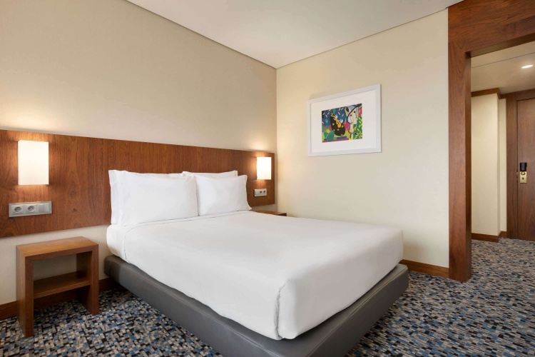 Ramada by Wyndham Lisbon photo 6