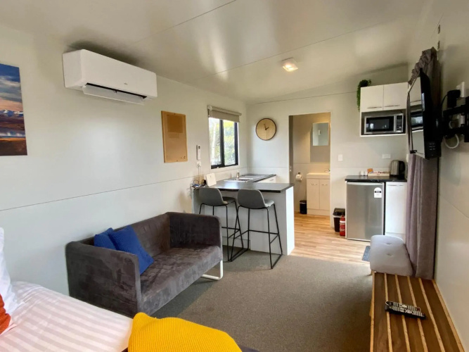 Stunted Totara, Unit 4