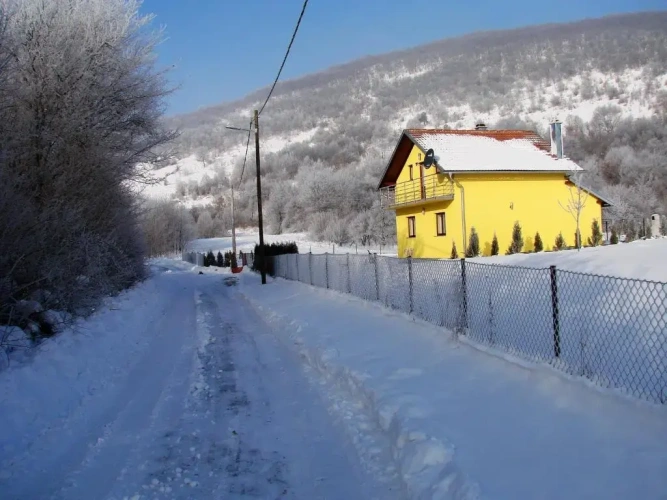 2 Bedrooms Cottage