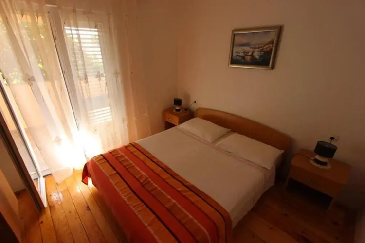 2 Bedrooms Apartment with garden view
