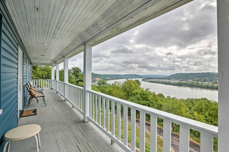 3 Bedrooms Cottage with balcony