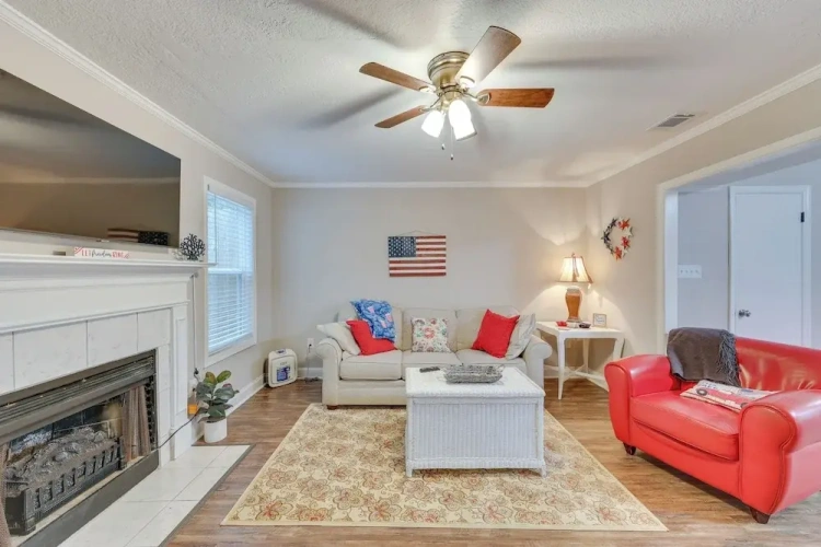 2 Bedrooms Apartment