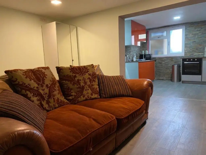Treetops flat4 Hall Green B28