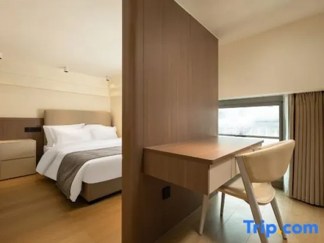 2 Bedrooms Family Suite with lake view