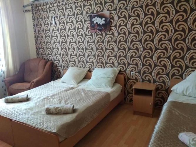 Standard Triple room