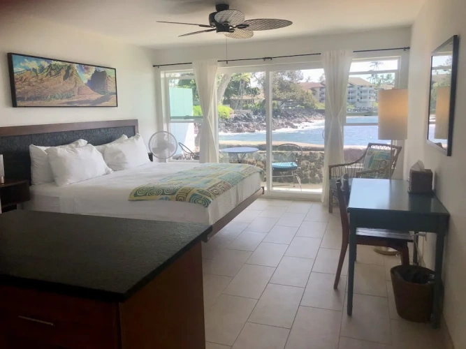 Deluxe Double Basement room with ocean view