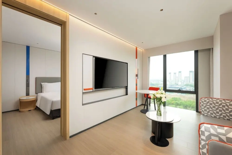 1 Bedroom Suite