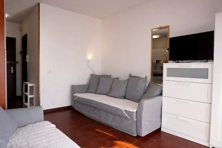Cozy Studio With Shared Pool