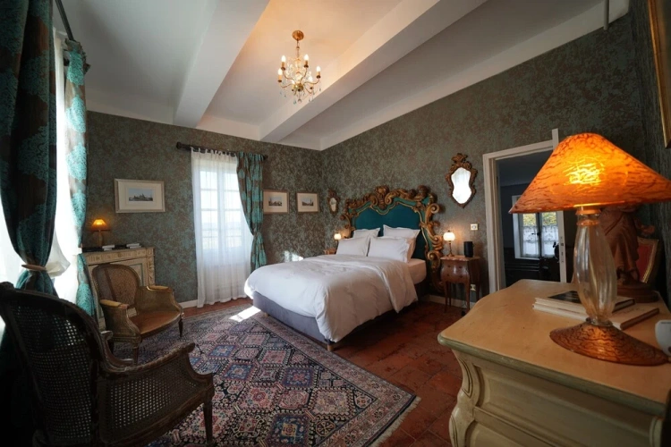 Luxury Double Suite with city view