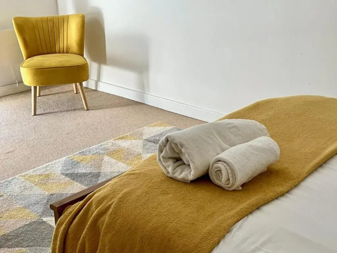 Central Darlington 2 Bed Apartment With Parking