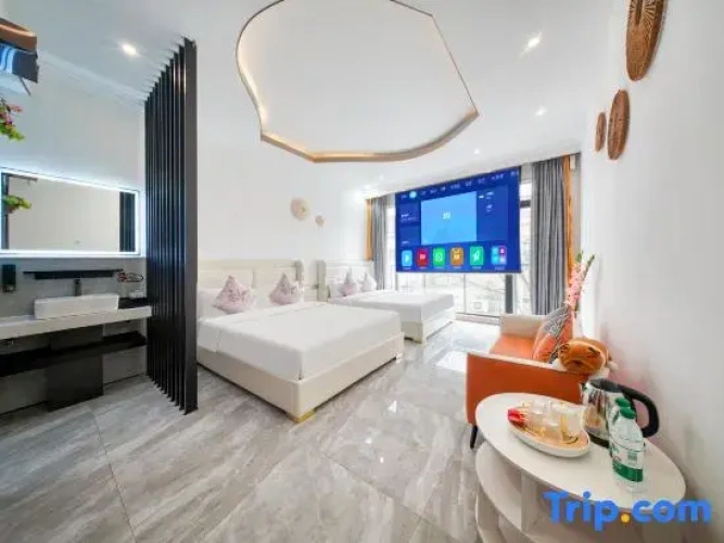Standard Twin room with balcony