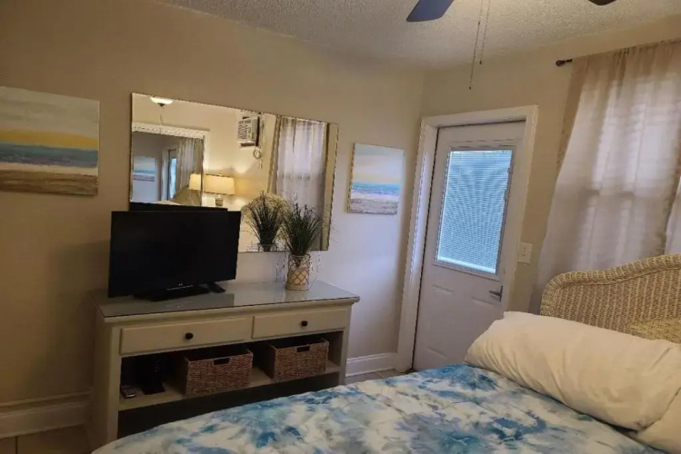 Cozy Condo Just Steps To The Beach, Unit 2 - Sleeps 4