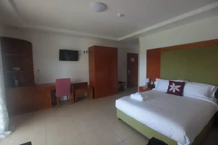 Alec’s Hotel