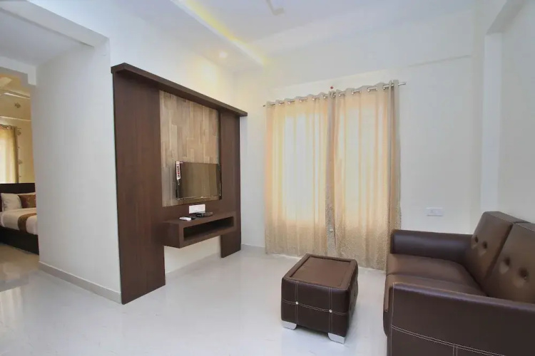 SJR Suites And Comforts