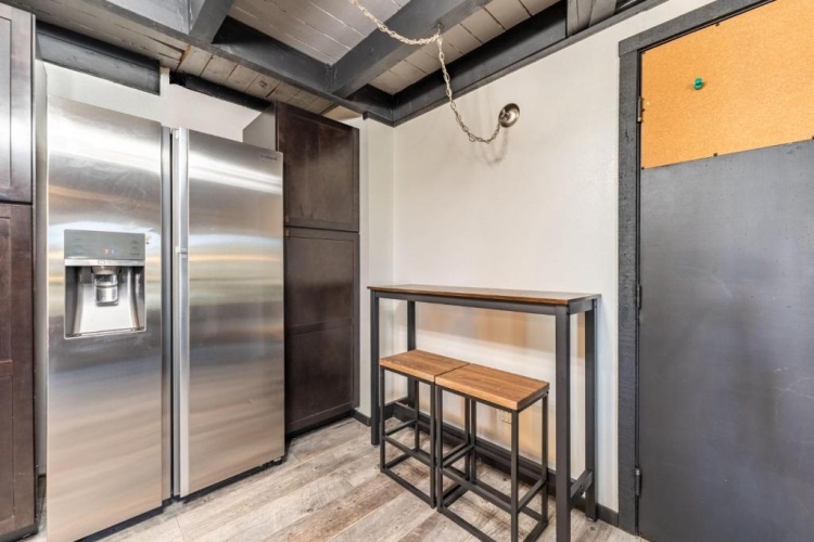 3 Bedrooms Apartment