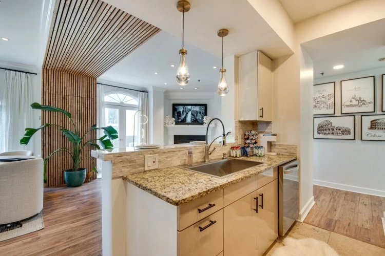 2 Bedrooms Apartment