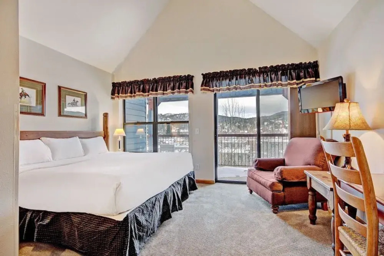 River Mtn Lodge E320