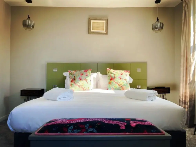Chapter 1 Hotels