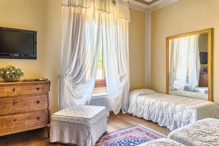 Deluxe Triple room with view