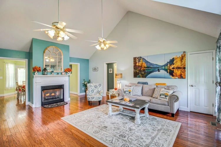 4 Bedrooms Cottage