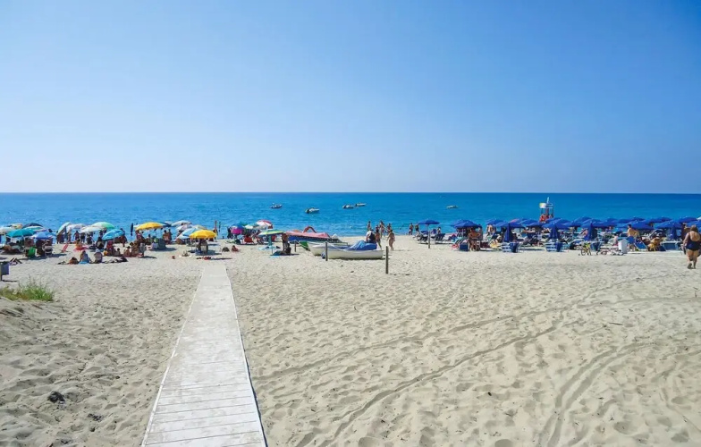 Amazing Apartment in Botricello With Wifi and 2 Bedrooms