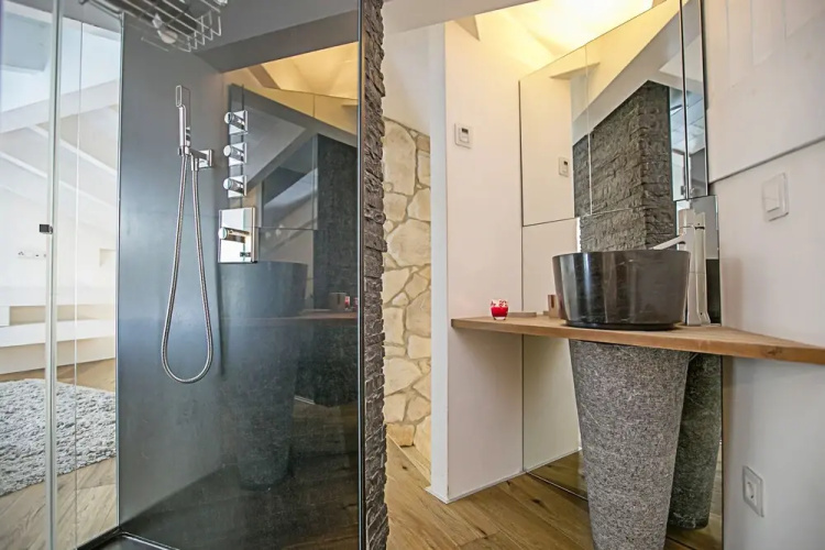 Riva Suite Lake View