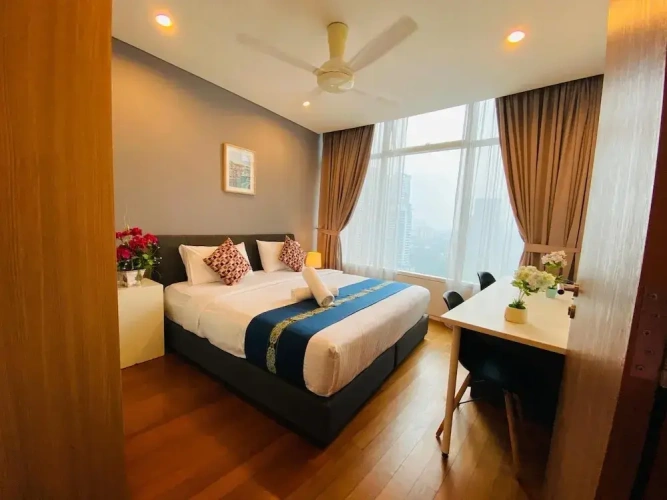 3 Bedrooms Apartment